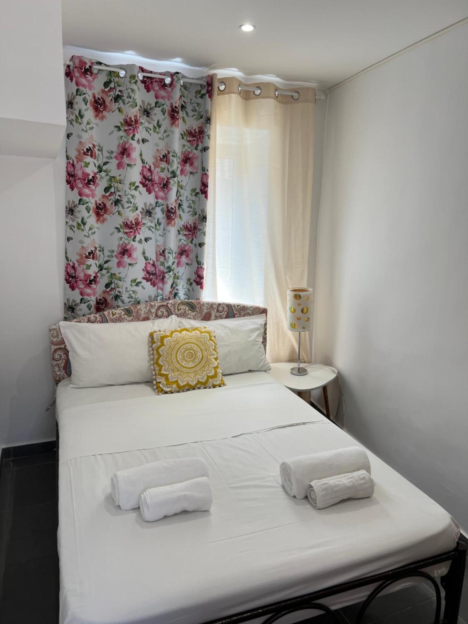 Summer Me - Cute Downtown Corfu (city)